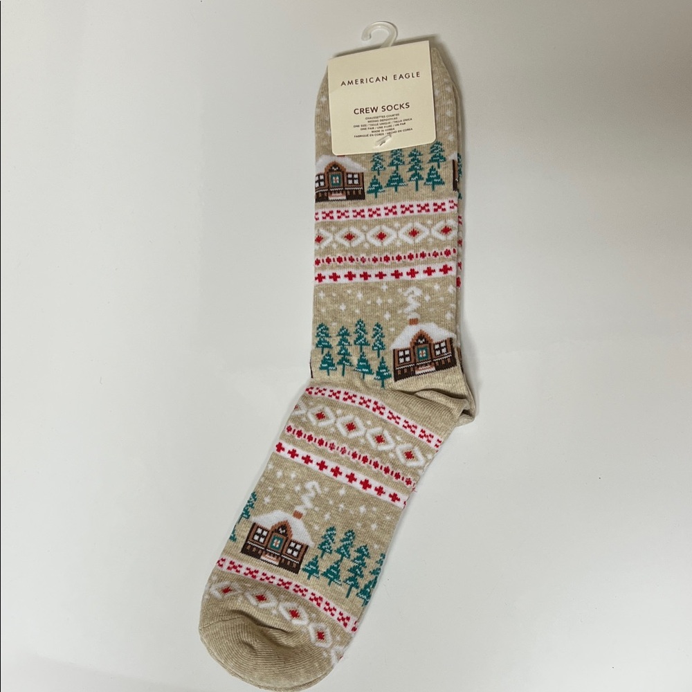 NWT American Eagle Outfitters Christmas Holiday Crew Socks